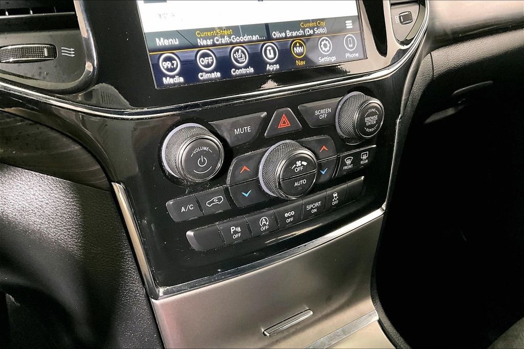 Used 2021 Jeep Grand Cherokee Laredo X image 32