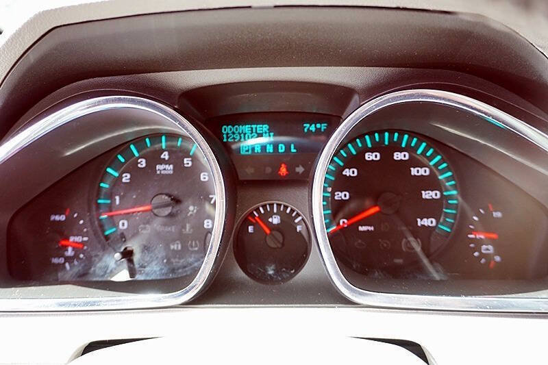 Used 2011 Chevrolet Traverse LT w/ Personal Connectivity Package AWD/4WD image 30