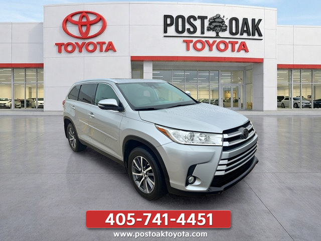 Used 2019 Toyota Highlander XLE w/ Protection Package #3 AWD/4WD image 2