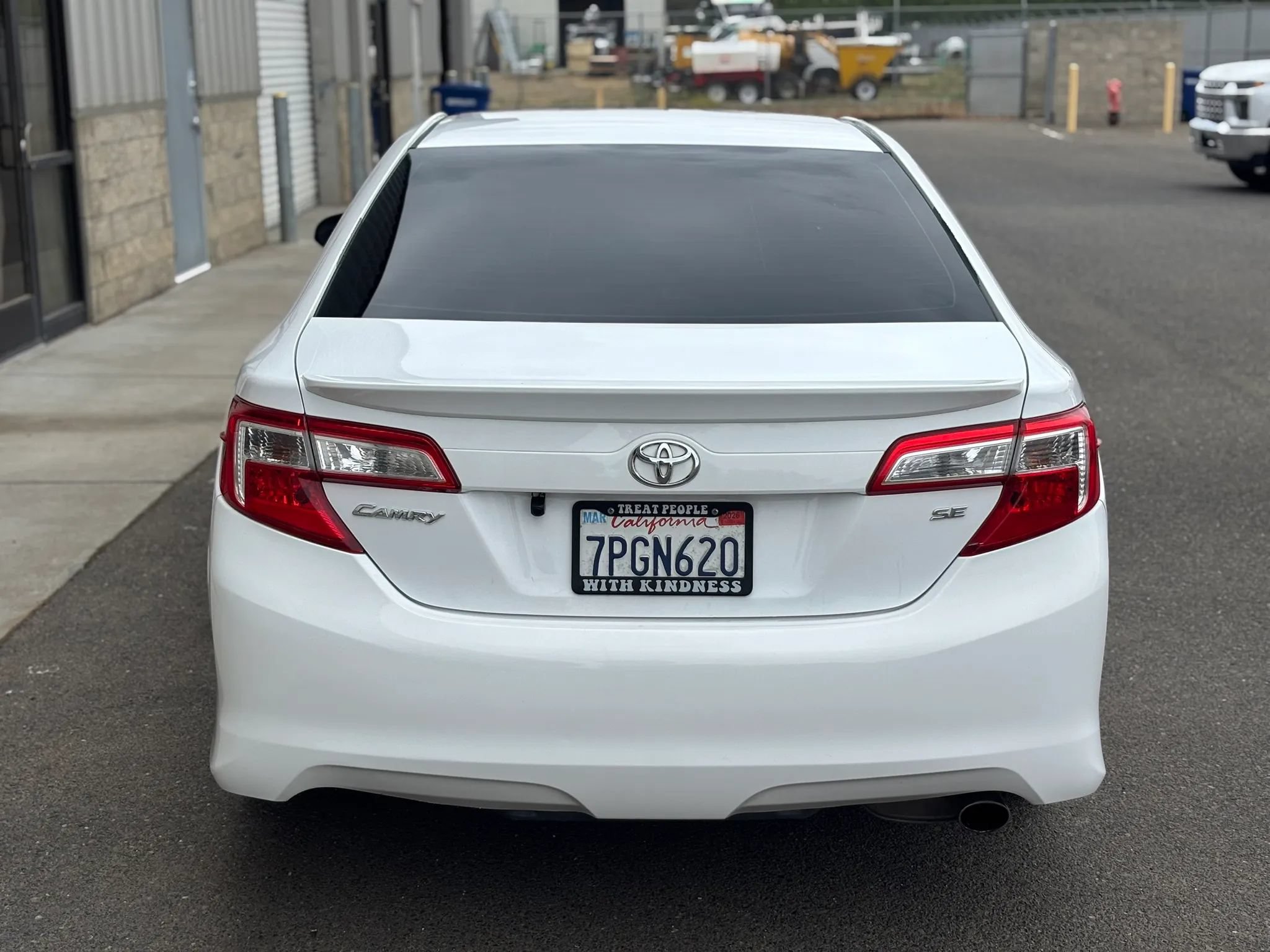 Used 2014 Toyota Camry SE w/ Fleet Convenience Package FWD image 4