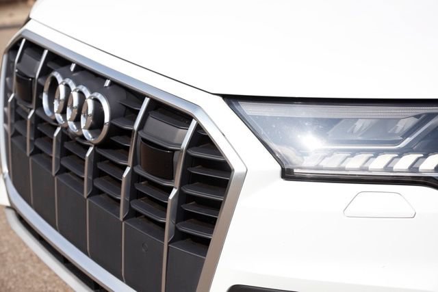 Used 2023 Audi Q7 3.0T Premium Plus w/ Premium Plus Package AWD/4WD image 10