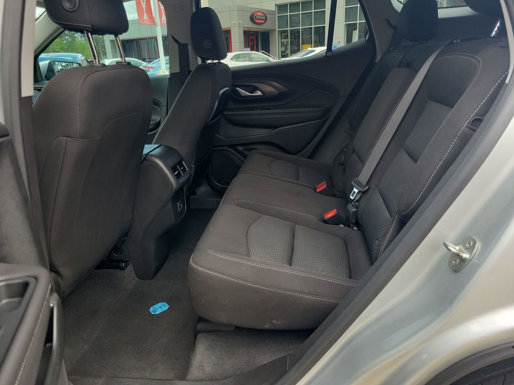 Used 2022 GMC Terrain SLE image 29
