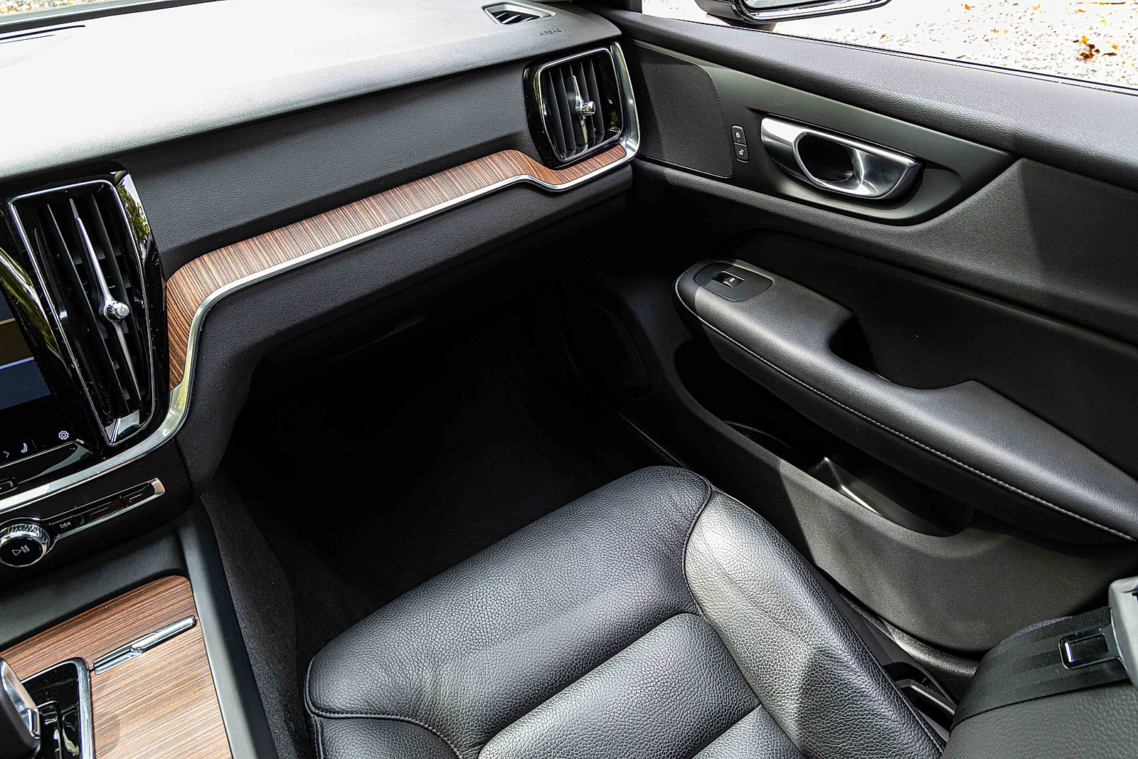 Used 2024 Volvo S60 B5 Plus image 18