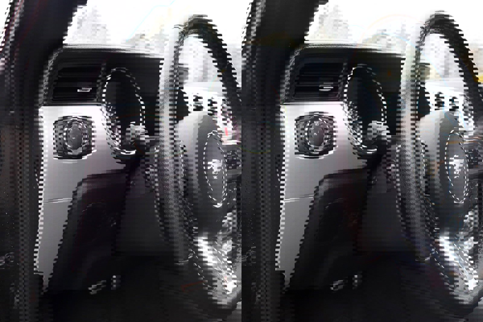 Used 2015 Ford Mustang Premium image 21