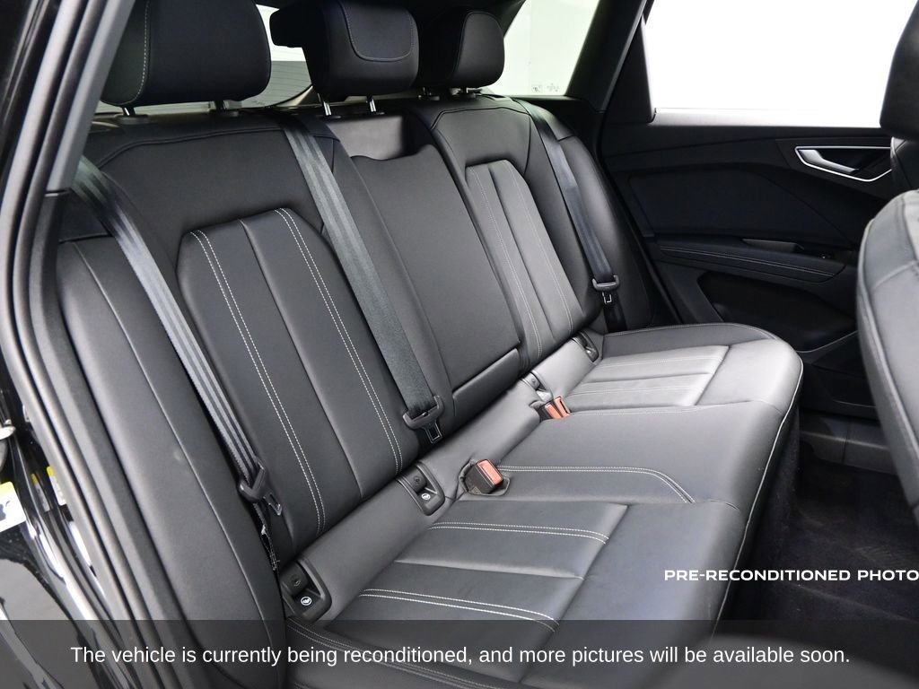 Used 2024 Audi Q4 e-tron Premium Plus w/ Premium Plus image 32