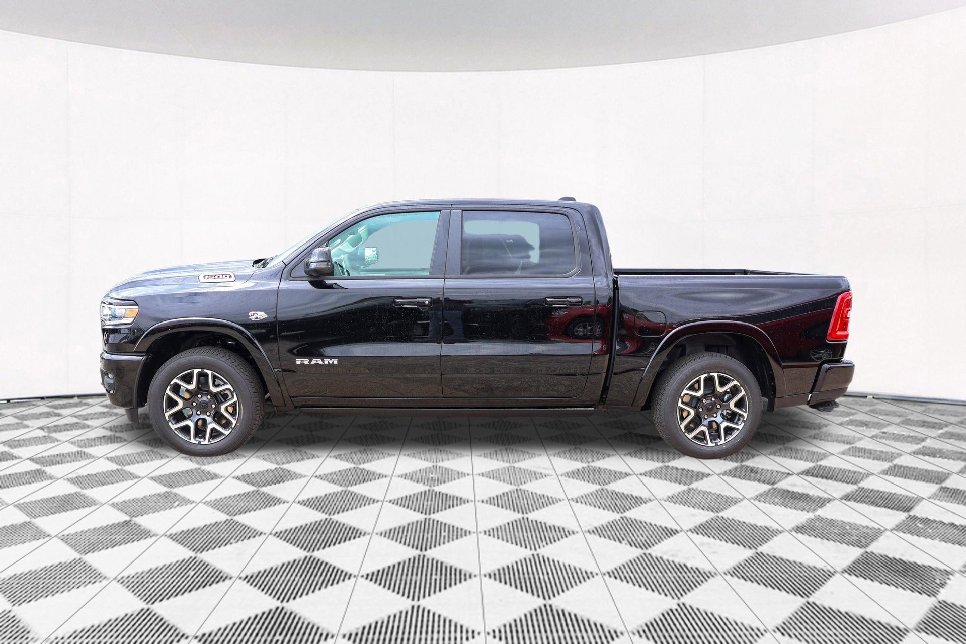 New 2026 RAM 1500 Laramie AWD/4WD image 8
