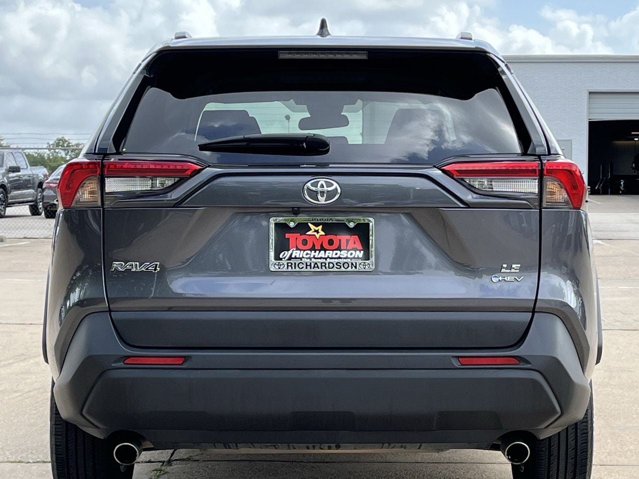 Used 2025 Toyota RAV4 LE AWD/4WD image 5