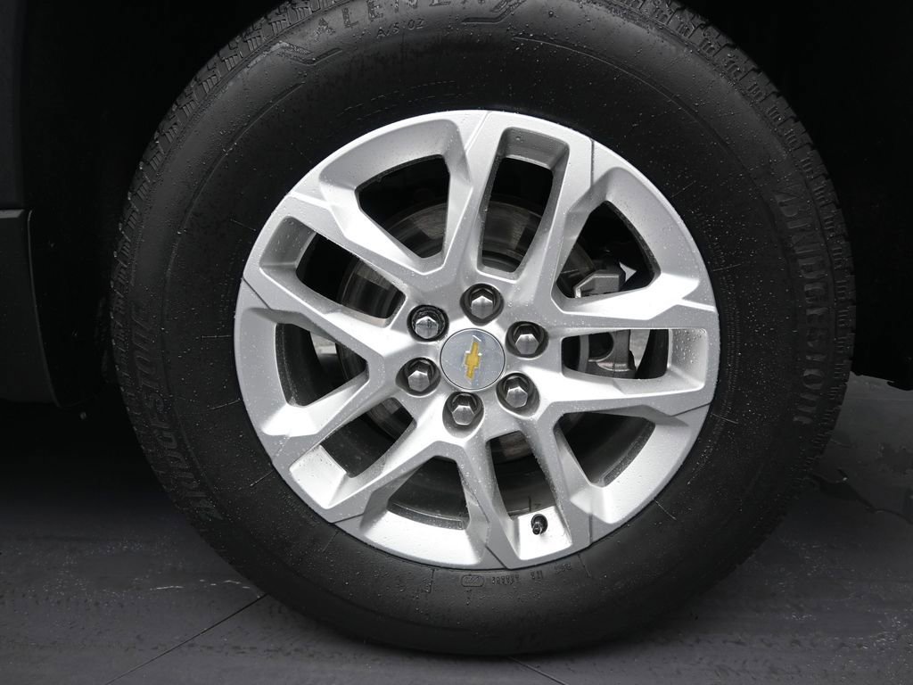 Used 2023 Chevrolet Traverse LS image 10