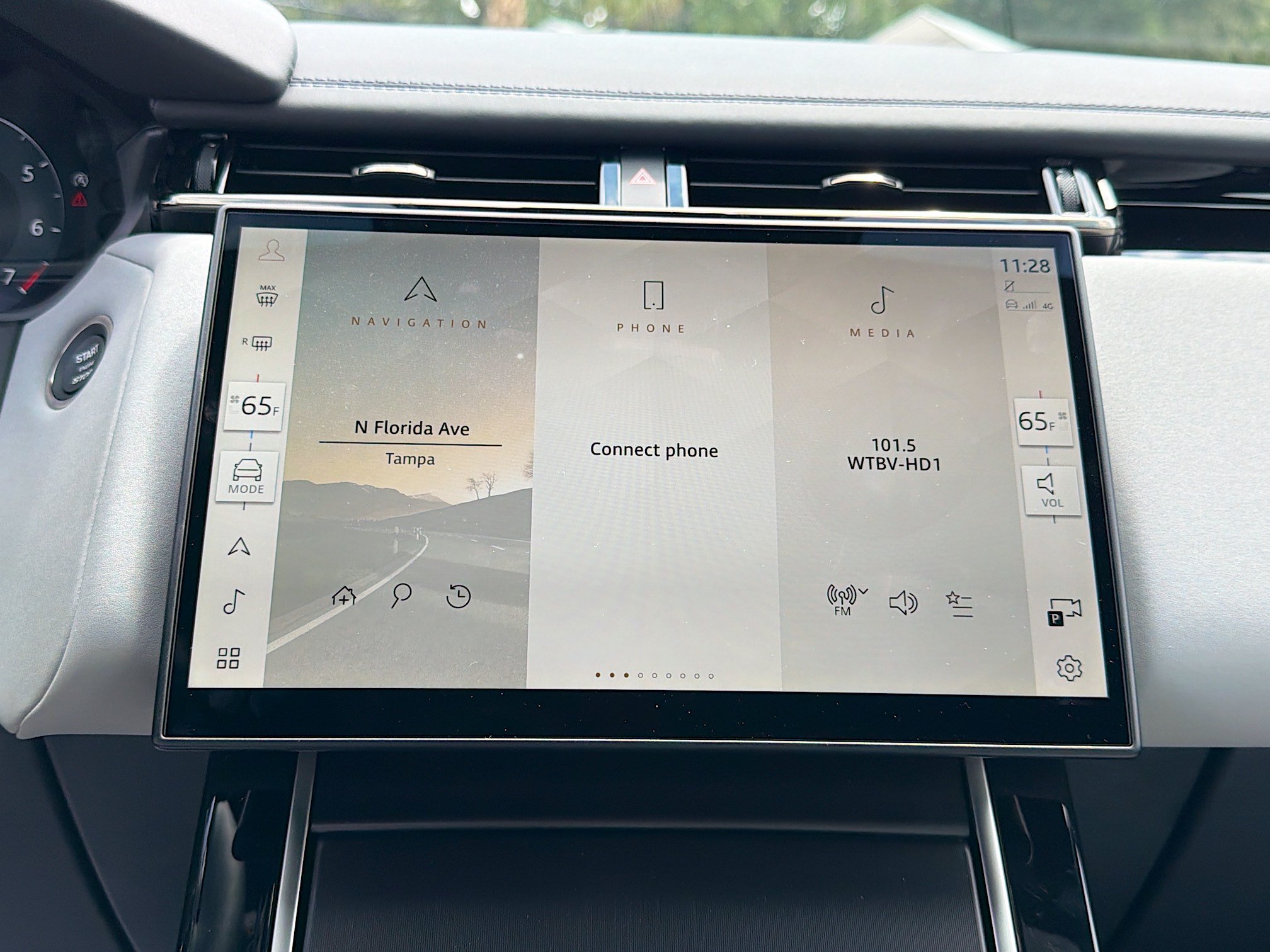 New 2026 Land Rover Range Rover Velar Belgravia AWD/4WD image 29