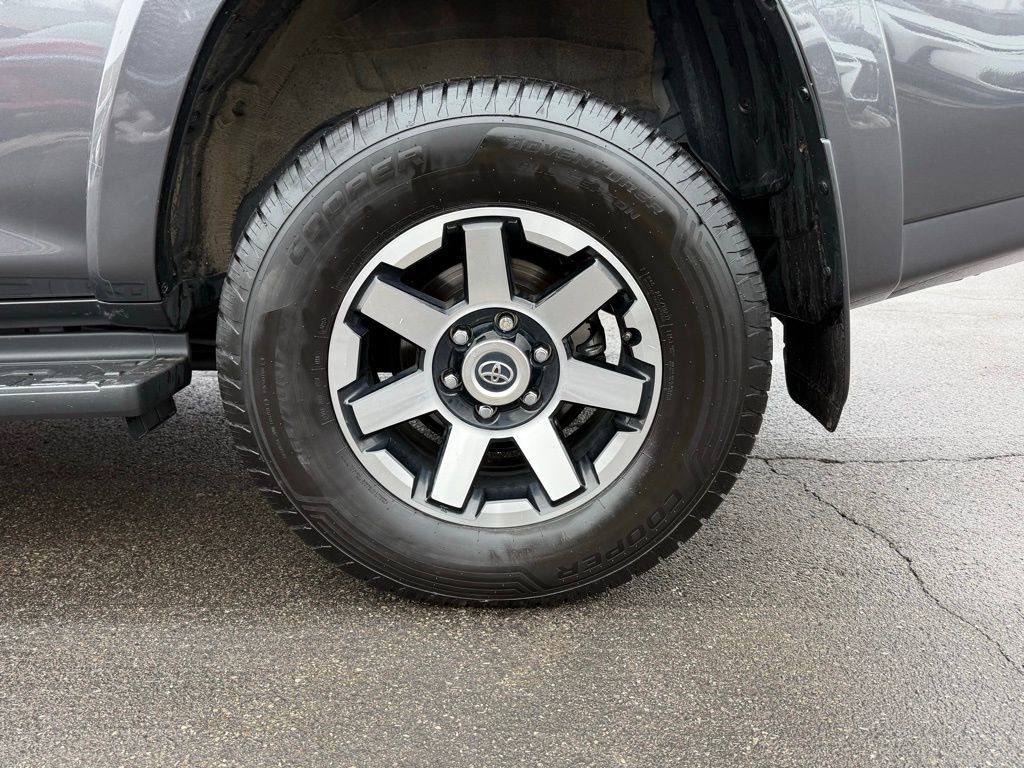 Used 2022 Toyota 4Runner TRD Off-Road Premium image 28