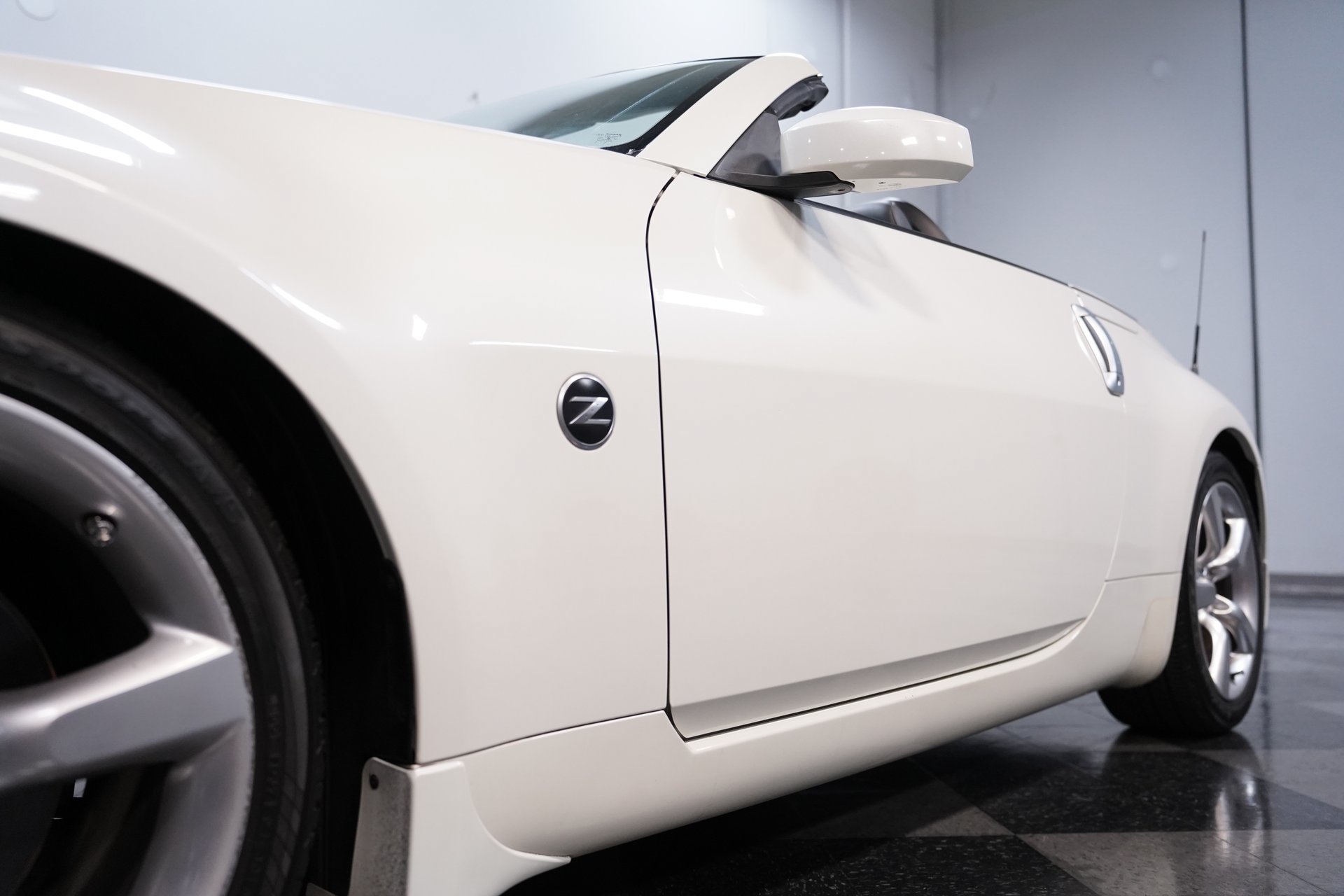 Used 2007 Nissan 350Z Touring RWD image 18