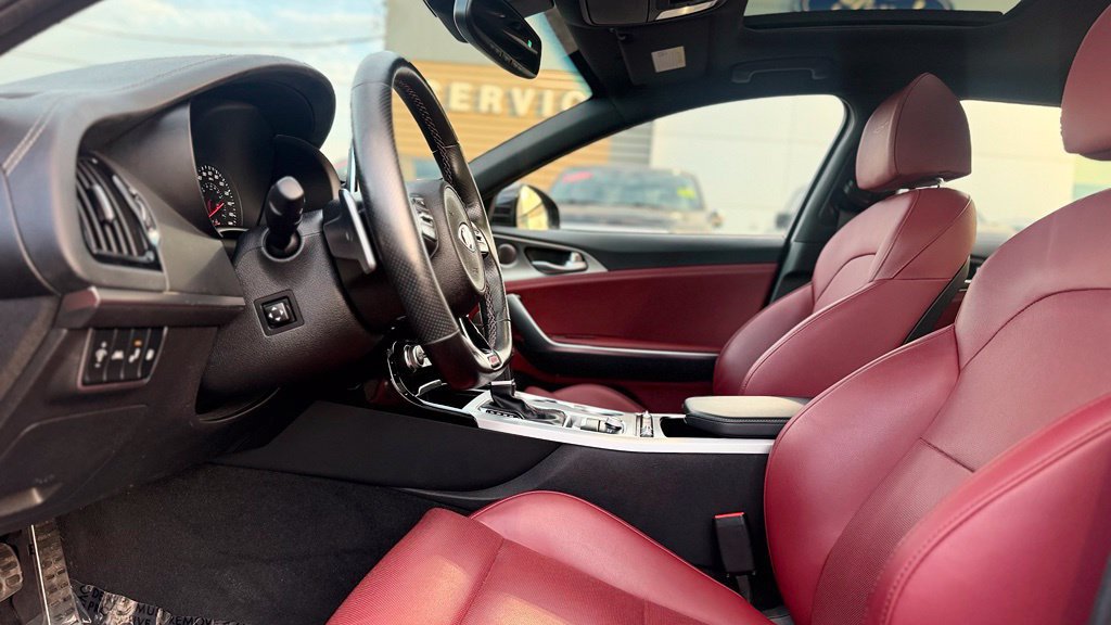 Used 2021 Kia Stinger GT1 AWD/4WD image 16