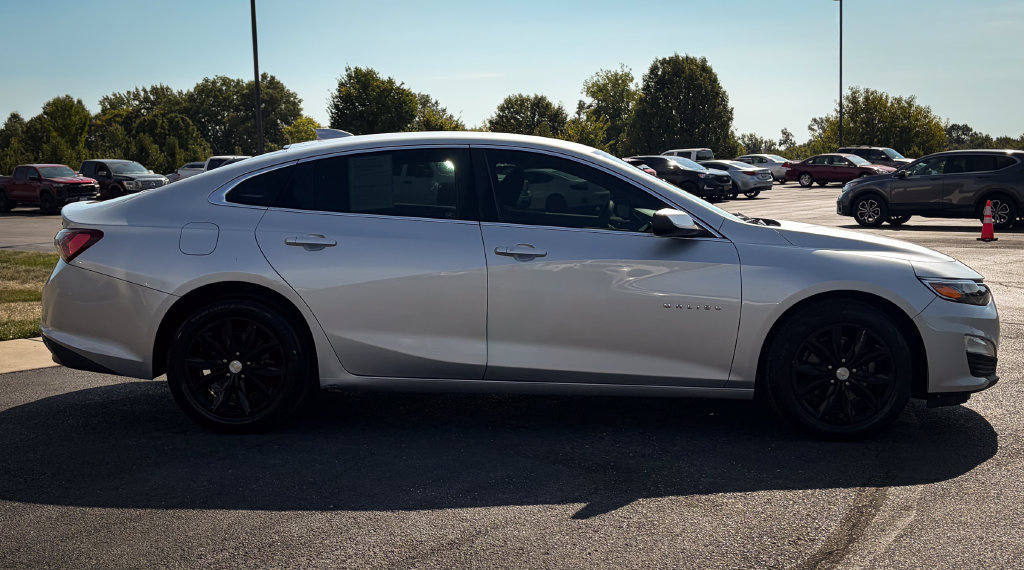 Used 2020 Chevrolet Malibu LT FWD image 22