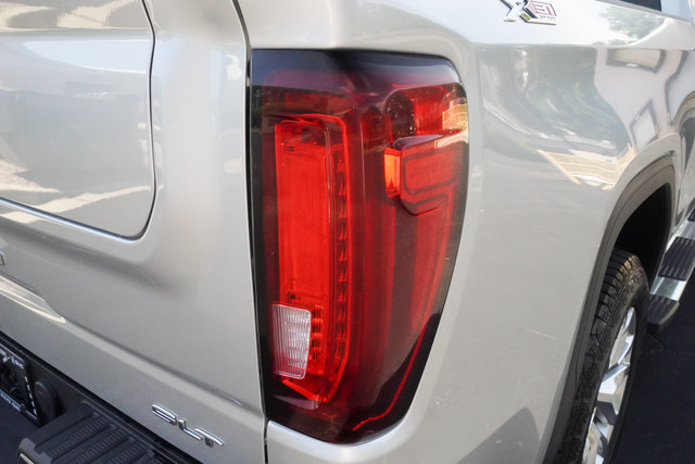 Used 2022 GMC Sierra 1500 SLT w/ SLT Premium Plus Package AWD/4WD image 34