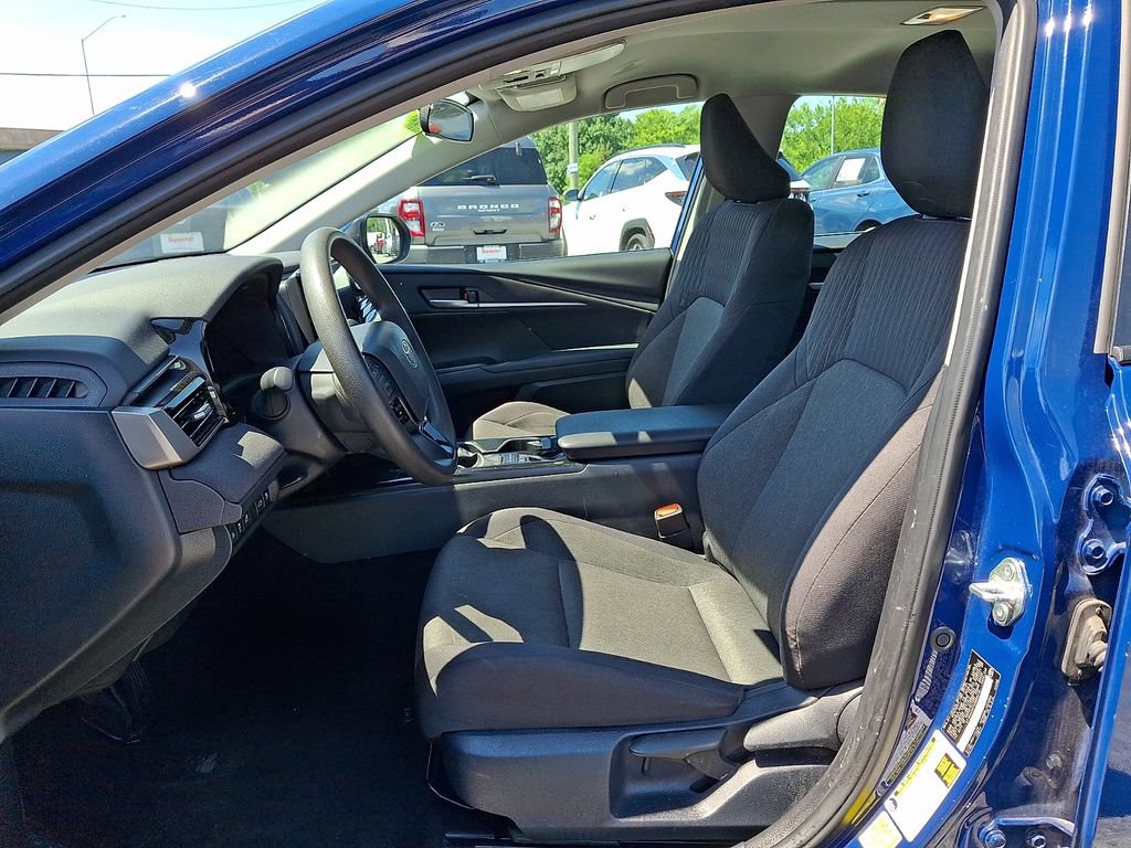 Used 2025 Toyota Camry LE FWD image 13