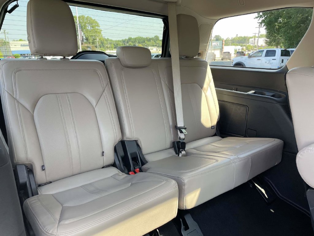 Used 2024 Ford Expedition Limited AWD/4WD image 21