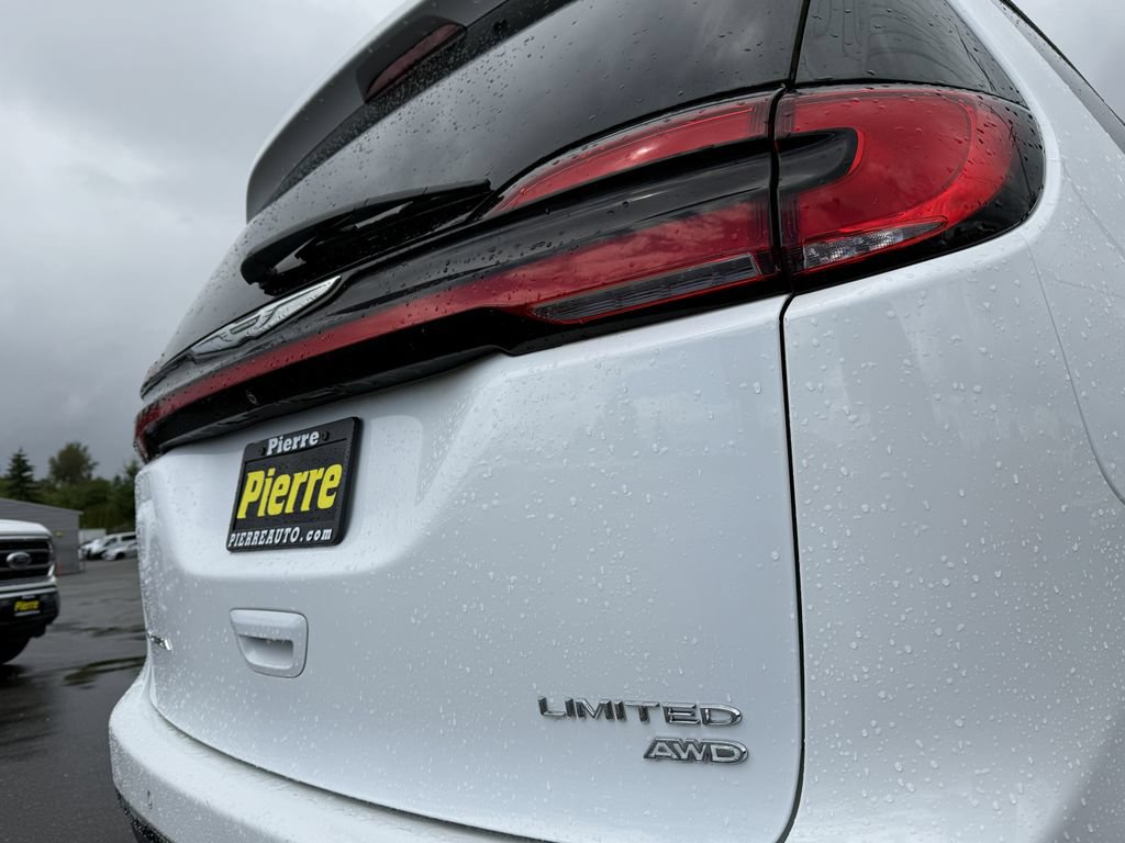 Used 2021 Chrysler Pacifica Limited w/ Premium & Safety Sphere Group AWD/4WD image 29
