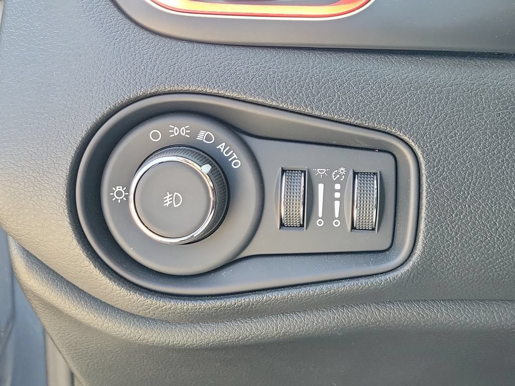 Used 2023 Jeep Renegade Trailhawk w/ Sun/Sound Group AWD/4WD image 20