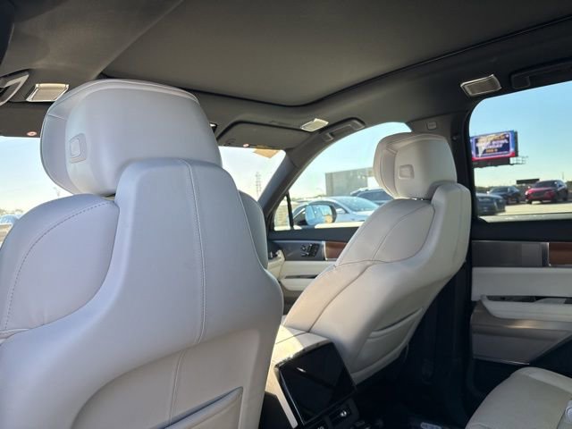 Used 2026 Cadillac Vistiq Luxury image 11