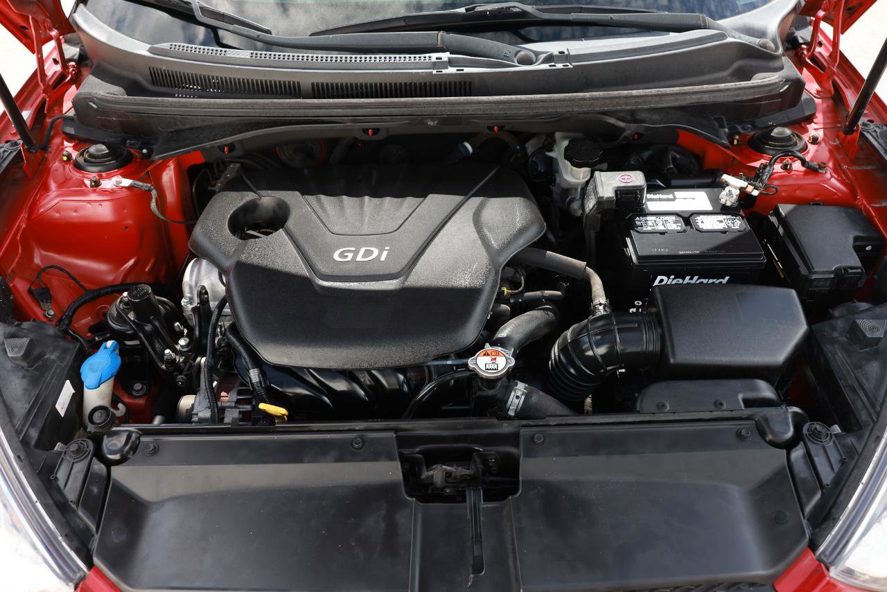 Used 2016 Hyundai Veloster FWD image 39