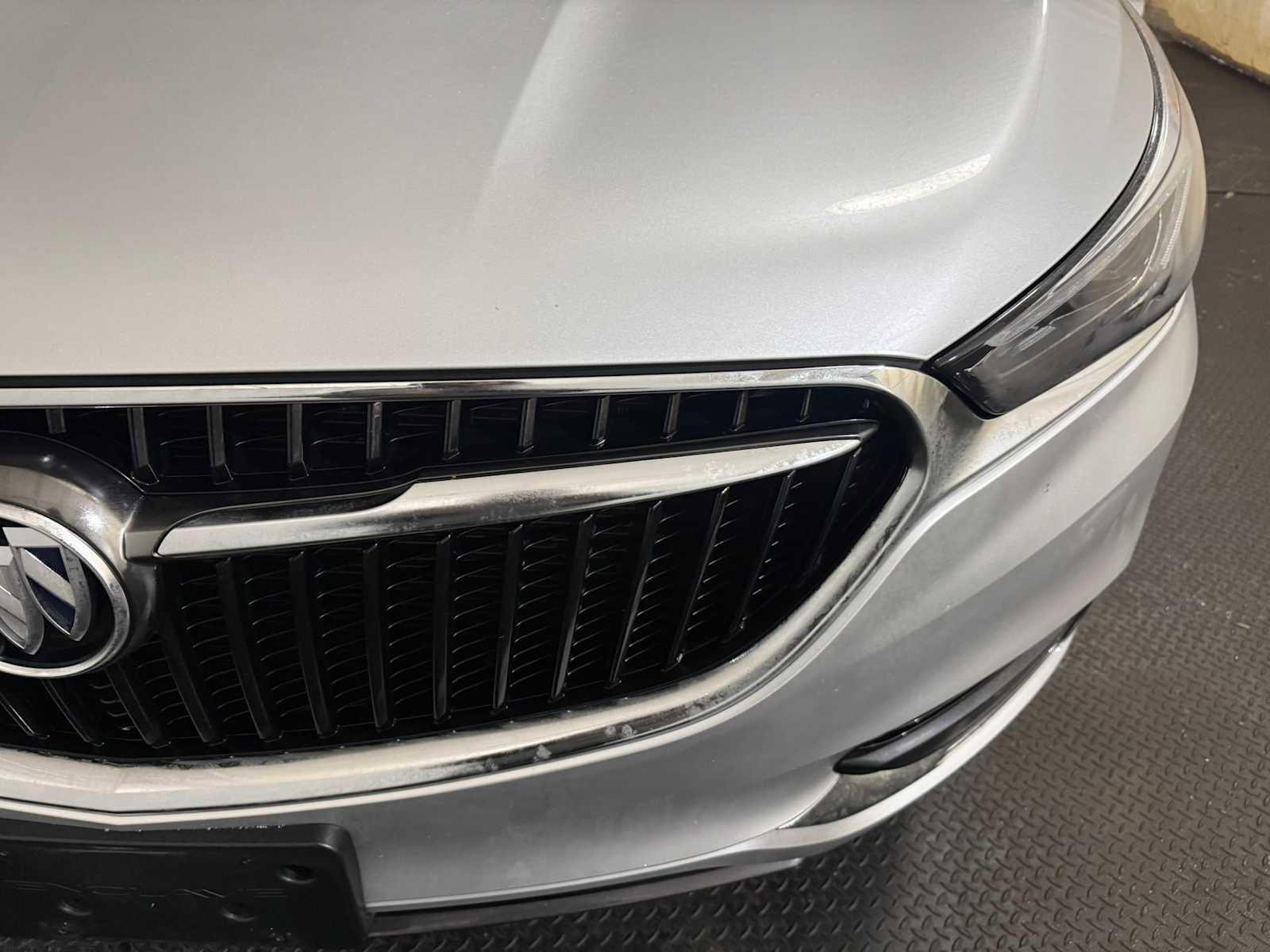 Used 2020 Buick Enclave Essence w/ Sound and Sites Package image 5