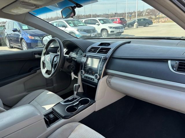Used 2012 Toyota Camry LE image 19