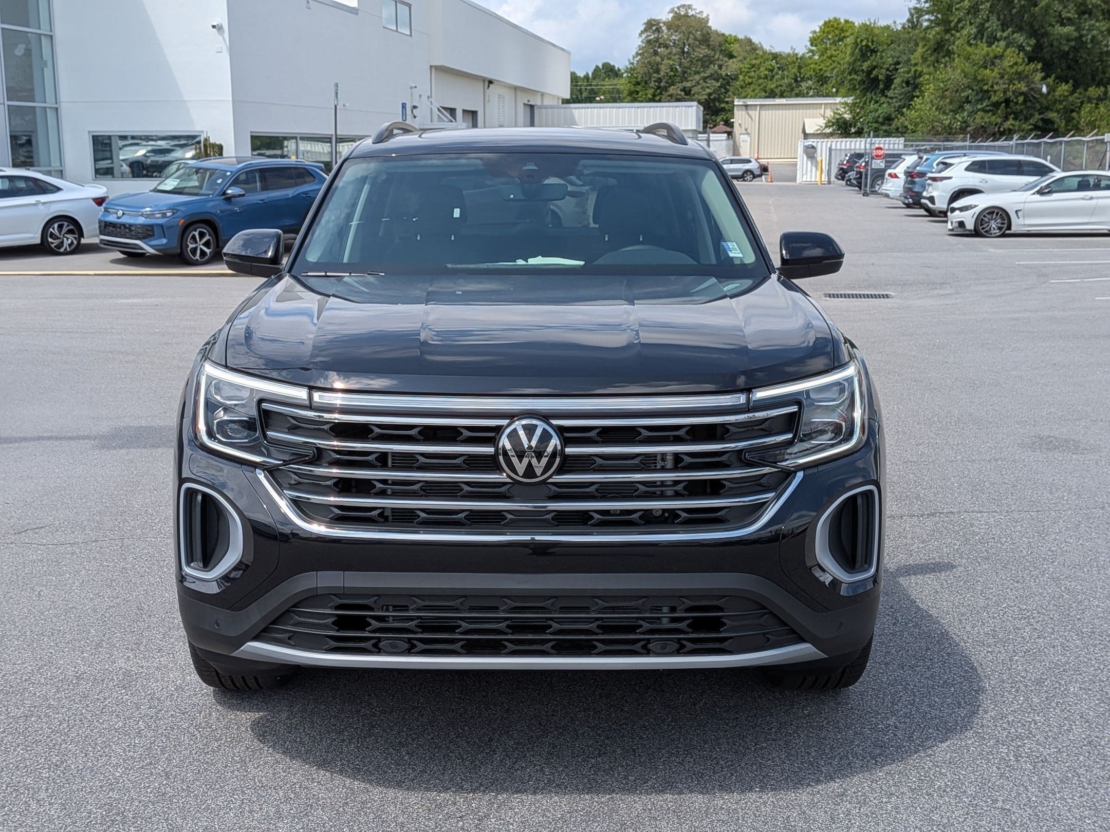New 2026 Volkswagen Atlas SE FWD image 8