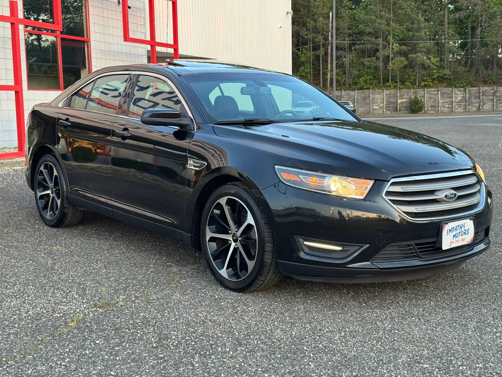 Used 2015 Ford Taurus SEL w/ Equipment Group 201A AWD/4WD image 7