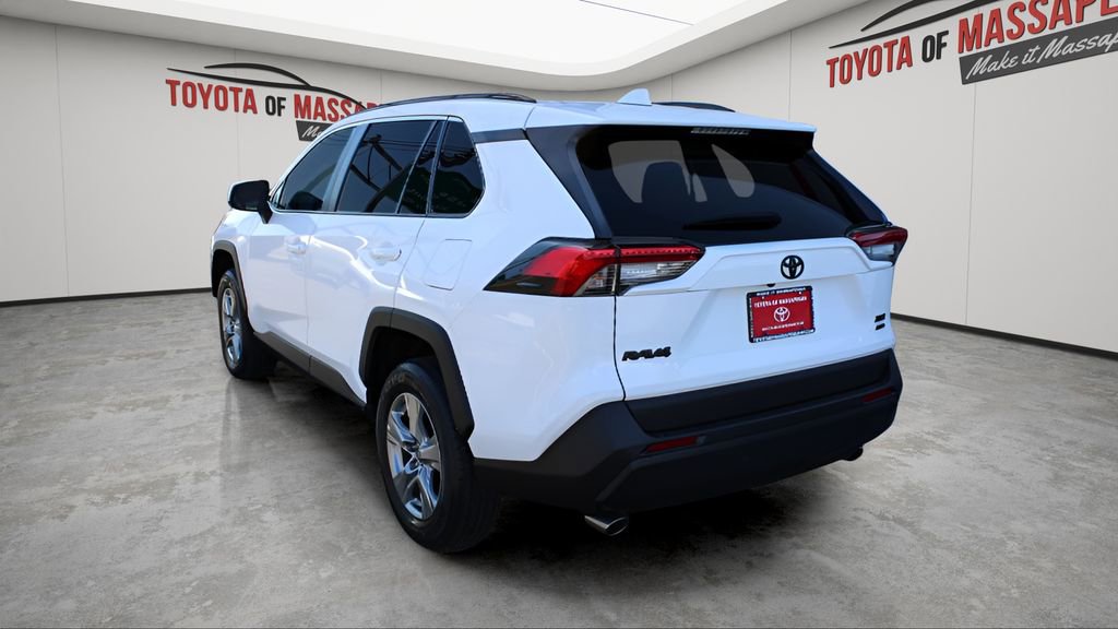 Used 2023 Toyota RAV4 XLE AWD/4WD image 3