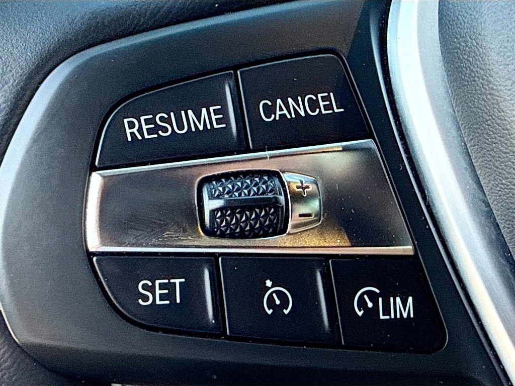 Used 2021 BMW 330i Sedan w/ Executive Package image 38