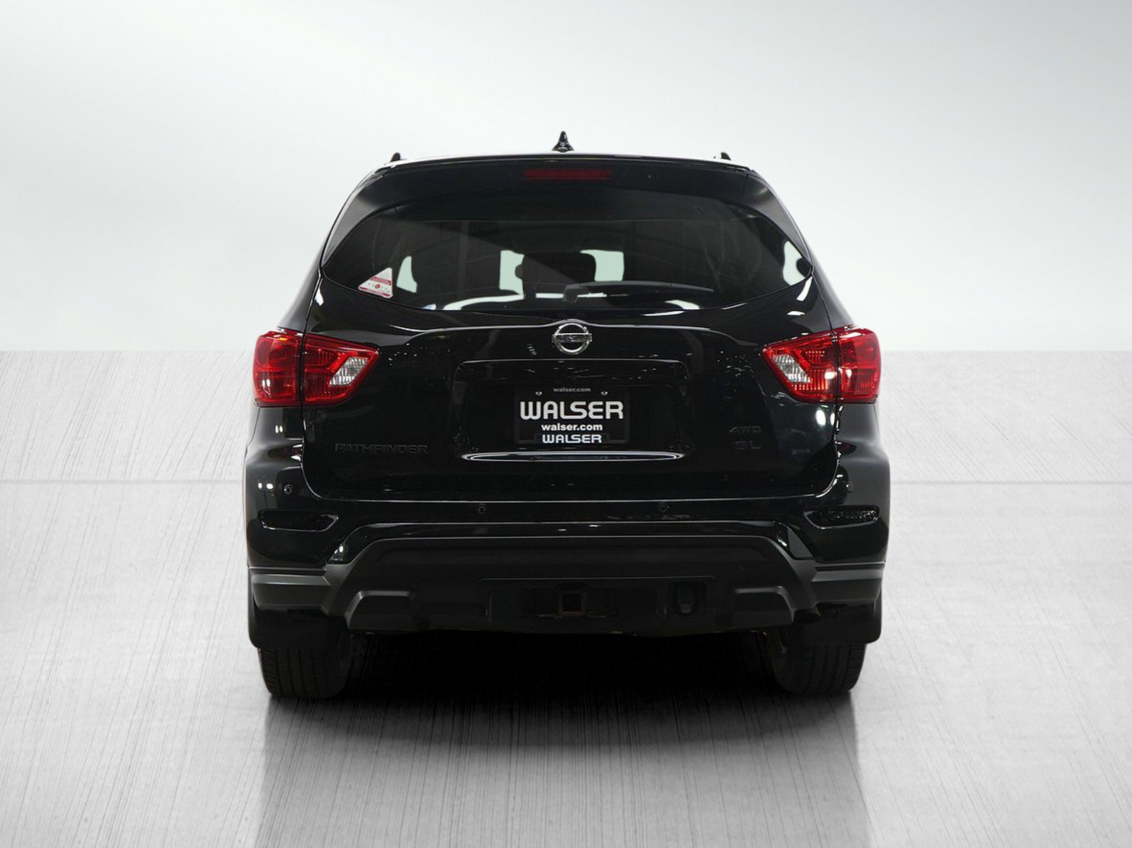 Used 2020 Nissan Pathfinder SL AWD/4WD image 2