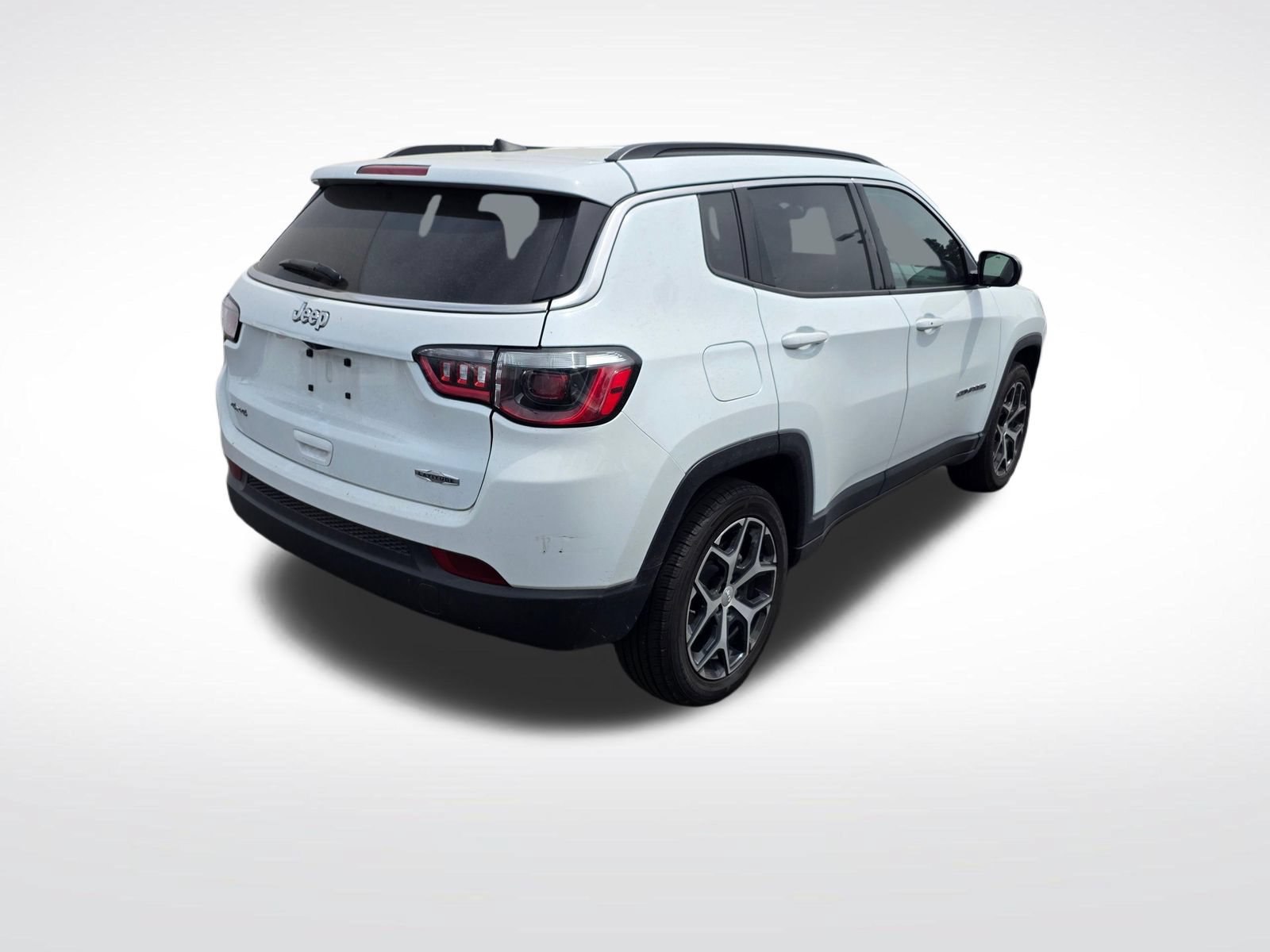 Used 2024 Jeep Compass Latitude AWD/4WD image 5