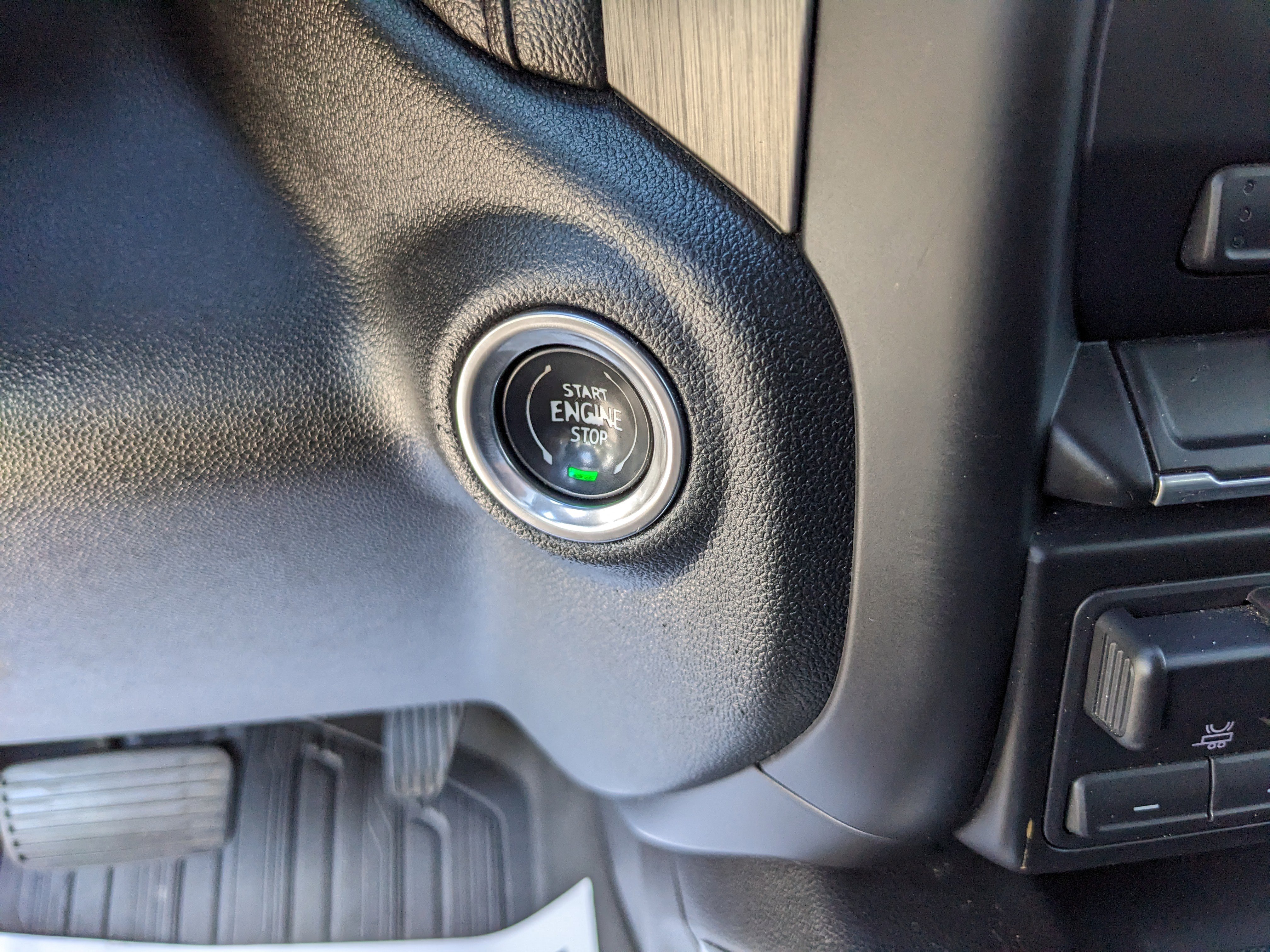 Used 2020 GMC Sierra 2500 Denali w/ Technology Package image 30