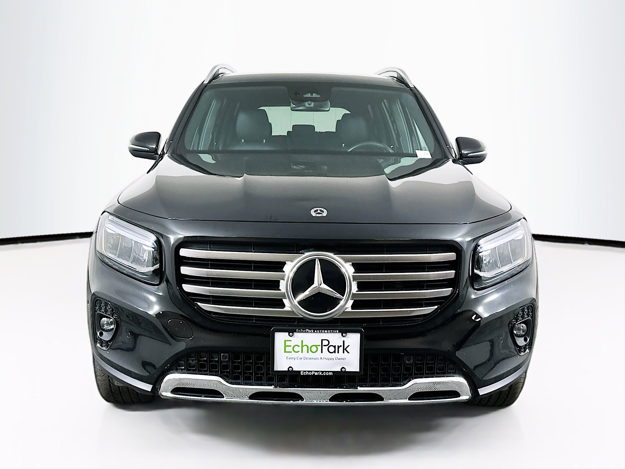 Used 2025 Mercedes-Benz GLB 250 4MATIC image 2