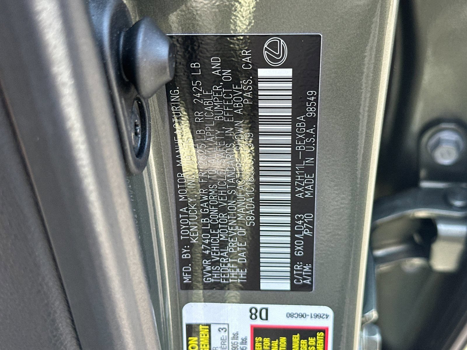 Used 2025 Lexus ES 300h w/ Premium Package FWD image 32