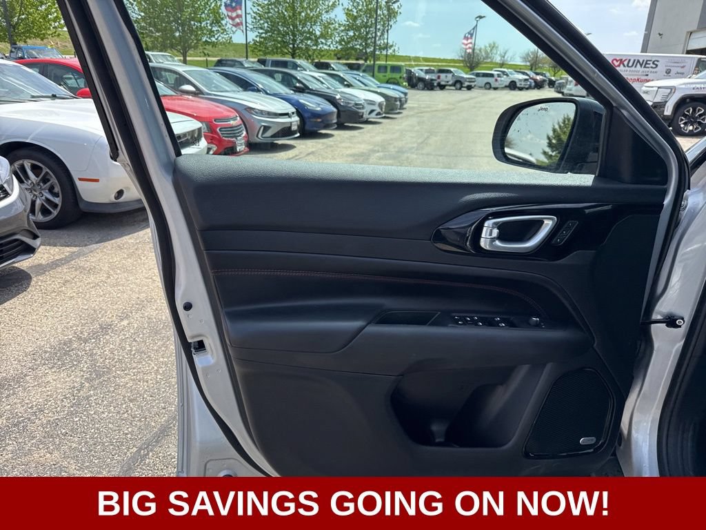 New 2025 Jeep Compass Trailhawk w/ Trailhawk Elite Group AWD/4WD image 12