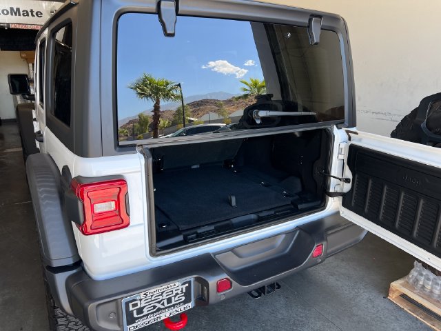 Used 2025 Jeep Wrangler Unlimited Rubicon w/ Safety Group AWD/4WD image 17