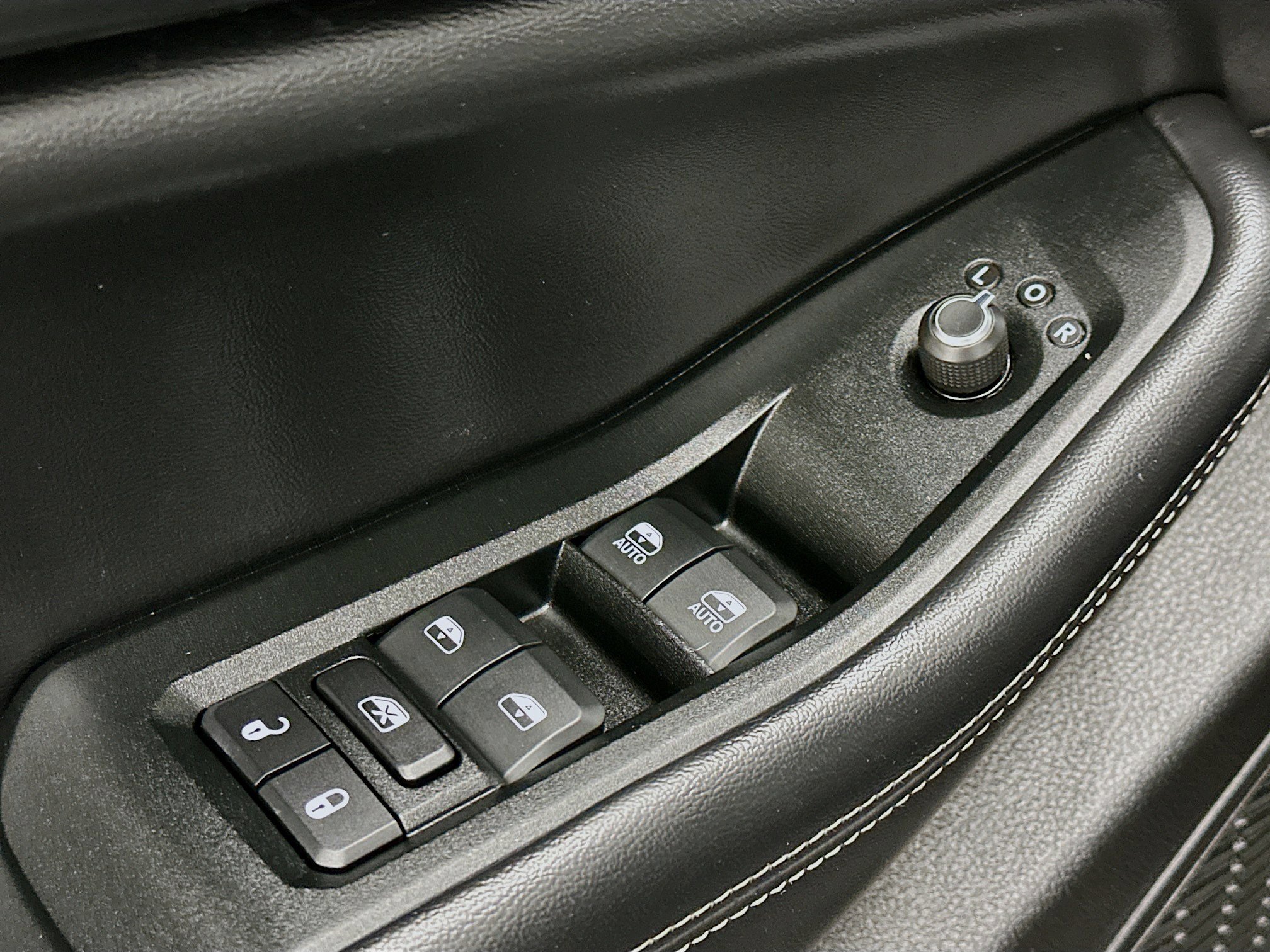 Used 2024 Jeep Grand Cherokee L Laredo image 15