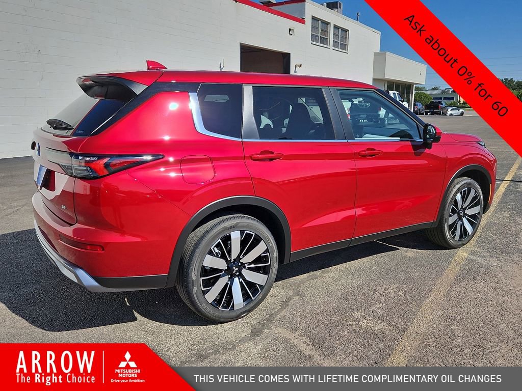 New 2025 Mitsubishi Outlander SE image 14