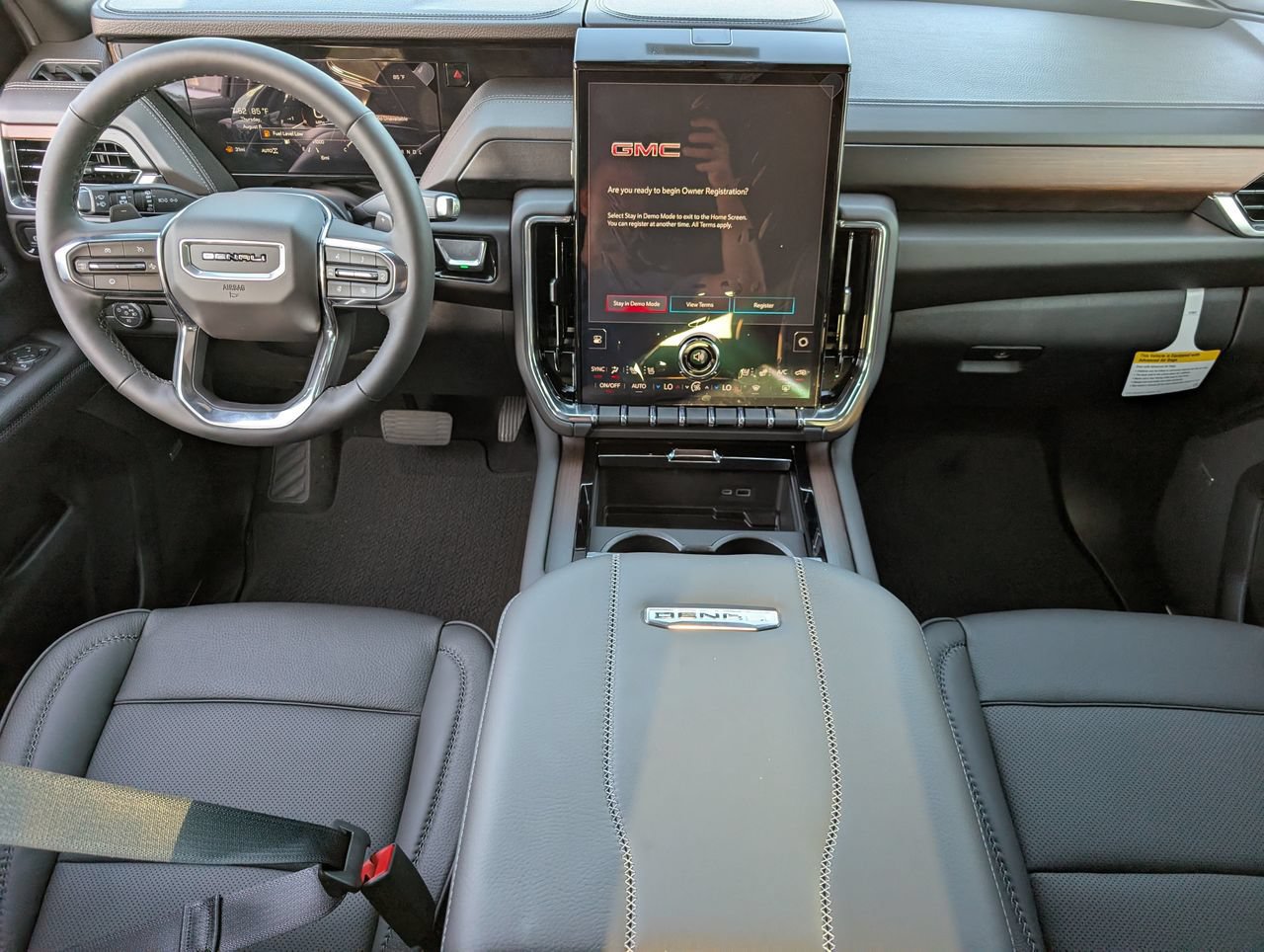 New 2026 GMC Yukon Denali w/ Sun & Power Step Package AWD/4WD image 9