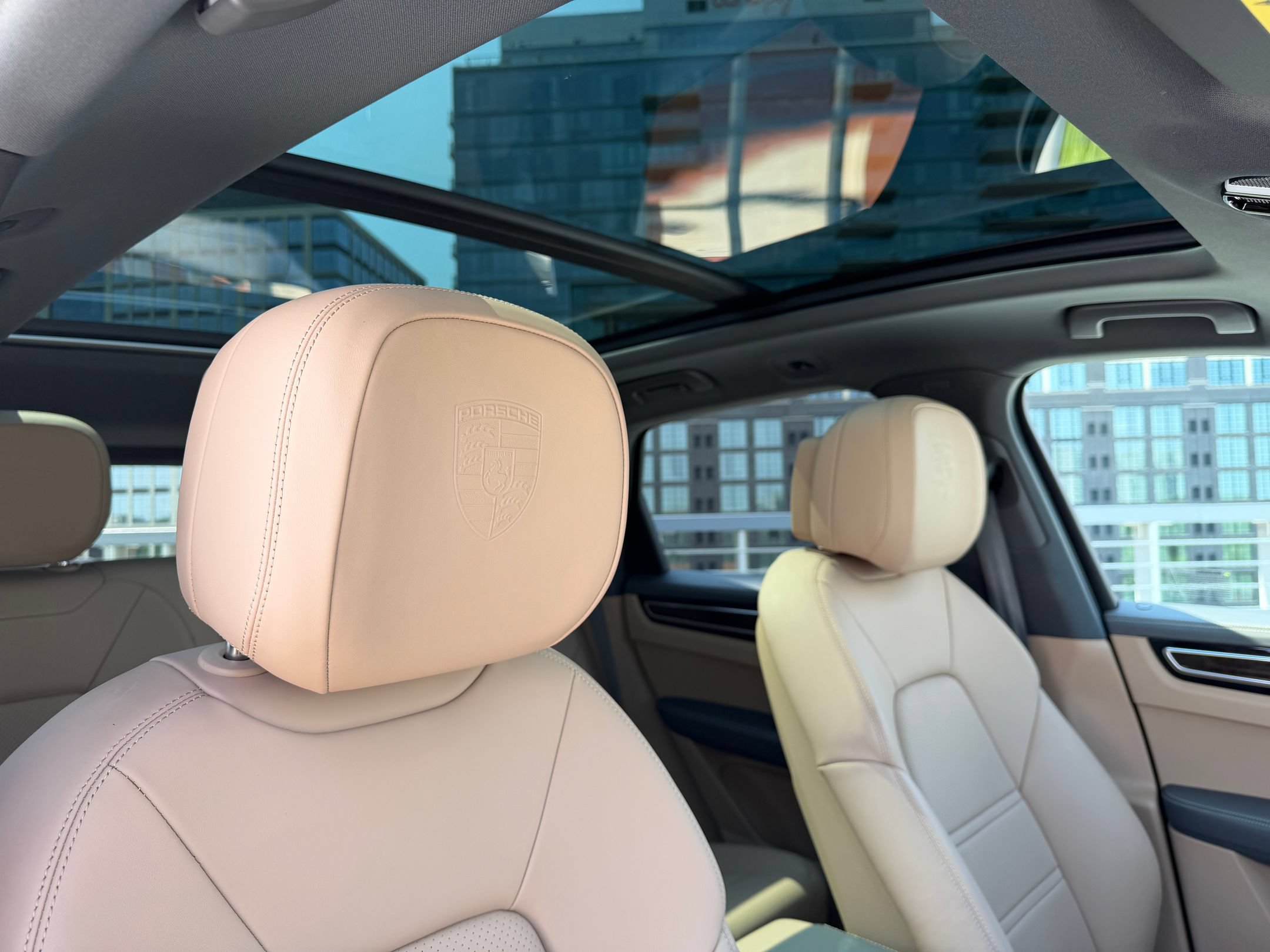 Certified 2023 Porsche Cayenne Platinum Edition AWD/4WD image 14