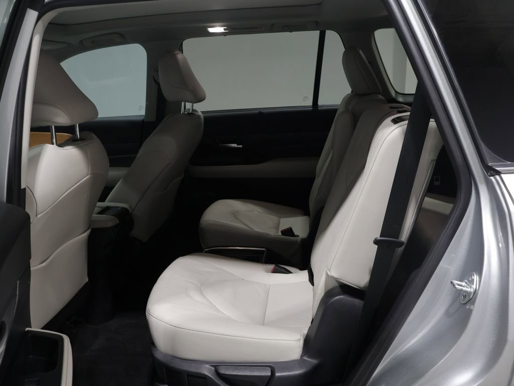 Certified 2024 Toyota Grand Highlander Platinum image 18