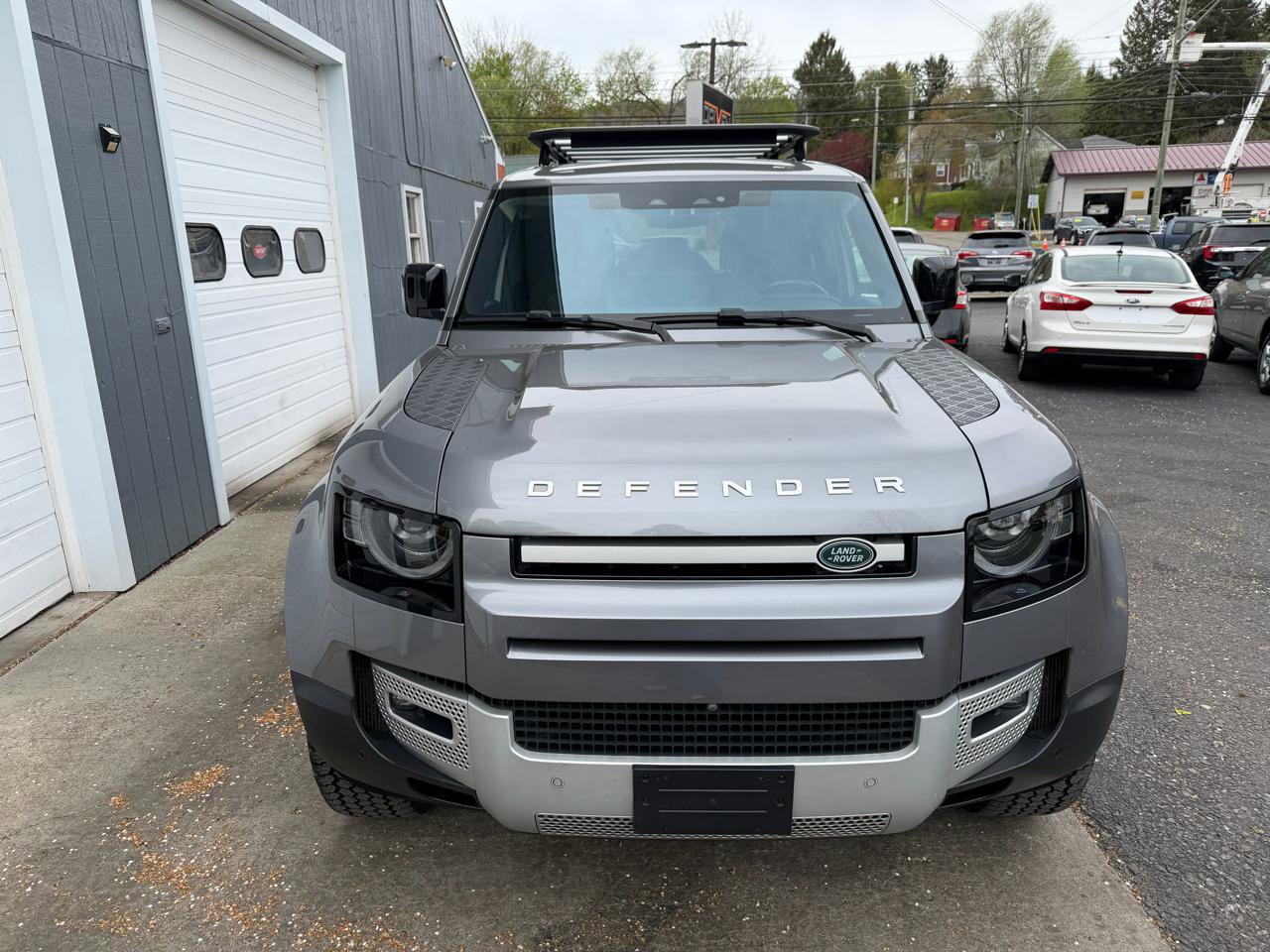 Used 2020 Land Rover Defender 110 SE AWD/4WD image 2