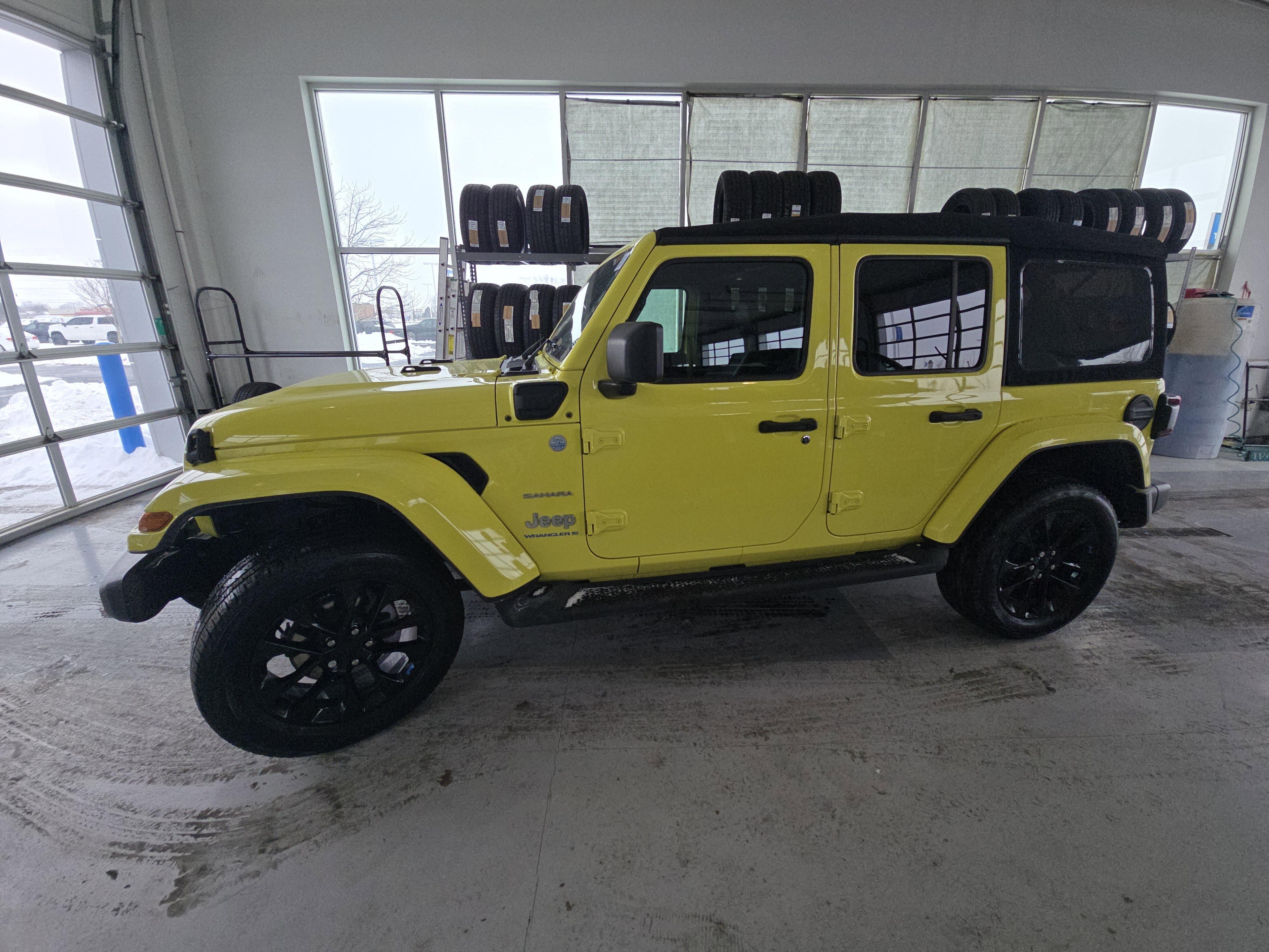 Used 2023 Jeep Wrangler Sahara w/ Cold Weather Group image 15