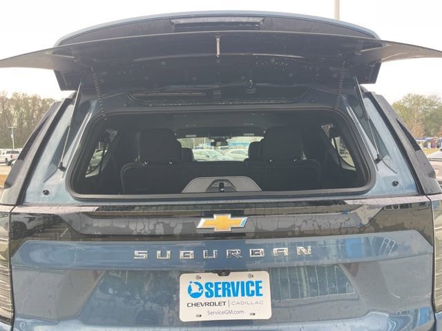 New 2026 Chevrolet Suburban Premier RWD image 6