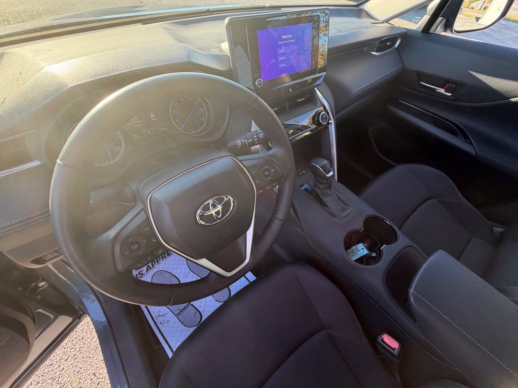 Used 2024 Toyota Venza LE AWD/4WD image 13