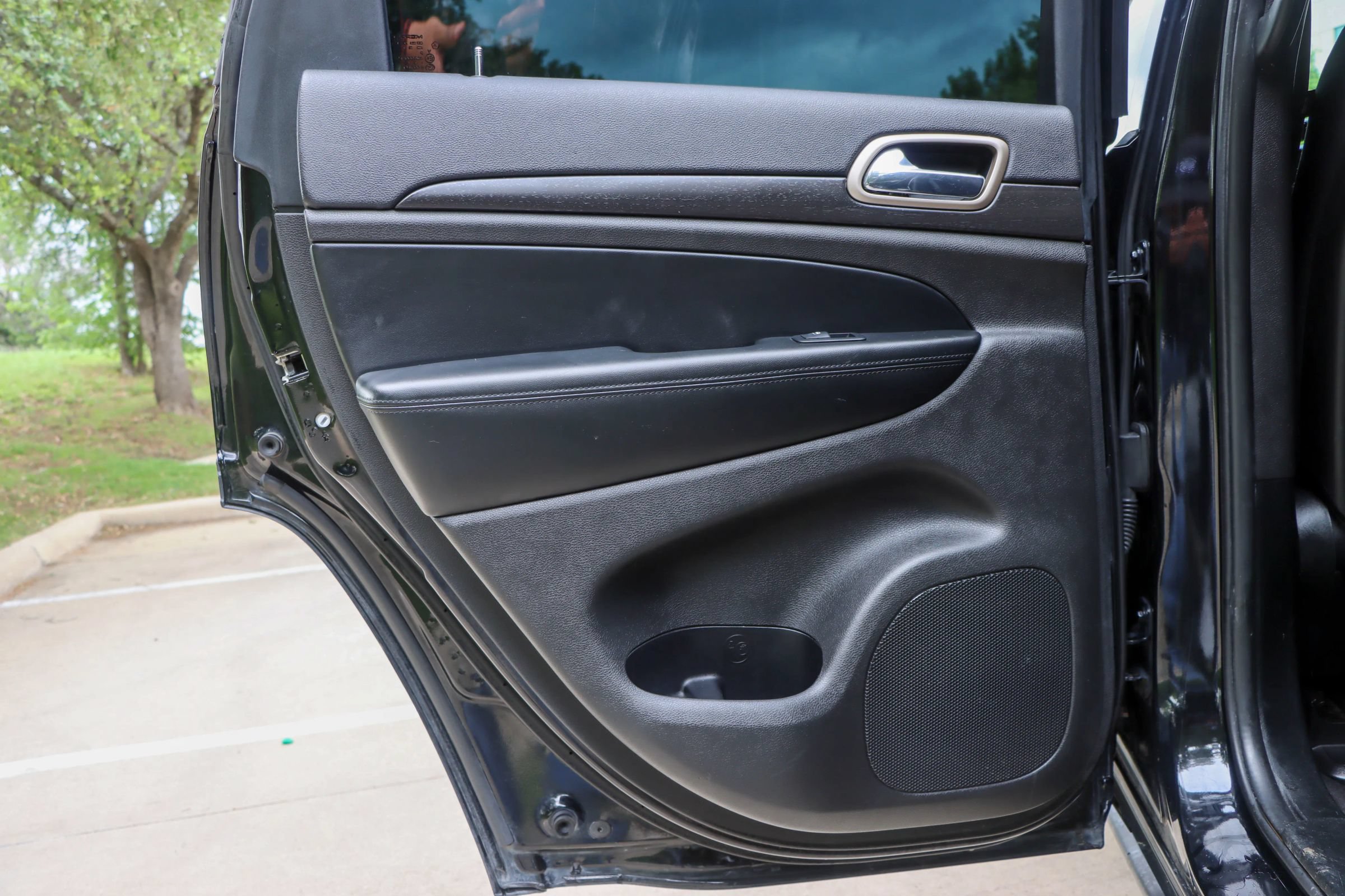 Used 2017 Jeep Grand Cherokee Laredo RWD image 11