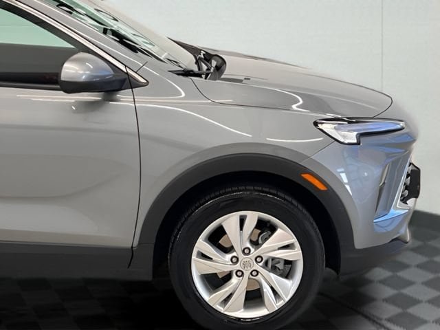 Certified 2025 Buick Encore GX Preferred AWD/4WD image 28