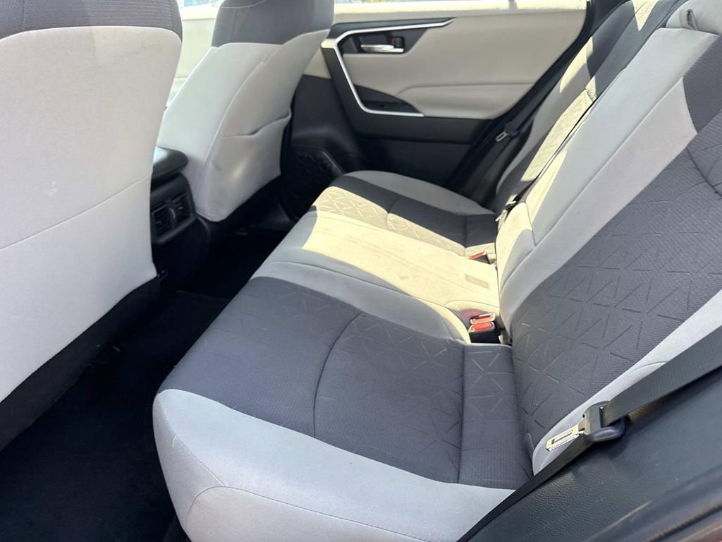 Used 2022 Toyota RAV4 XLE image 13