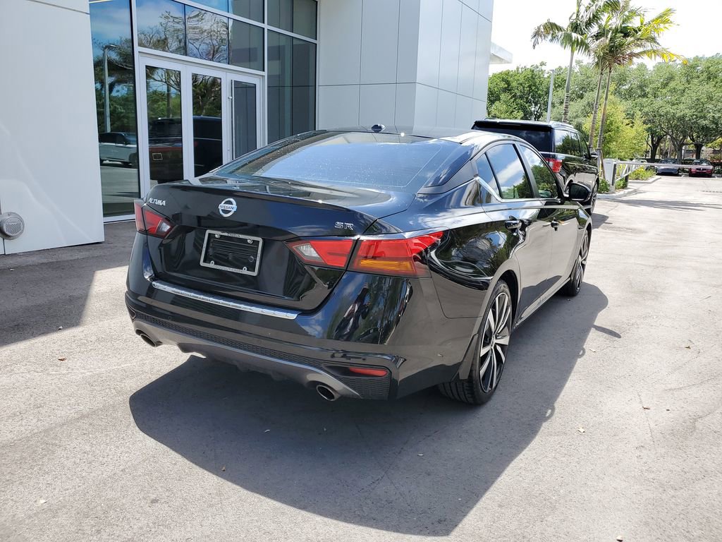 Used 2021 Nissan Altima 2.5 SR w/ SR Premium Package FWD image 4